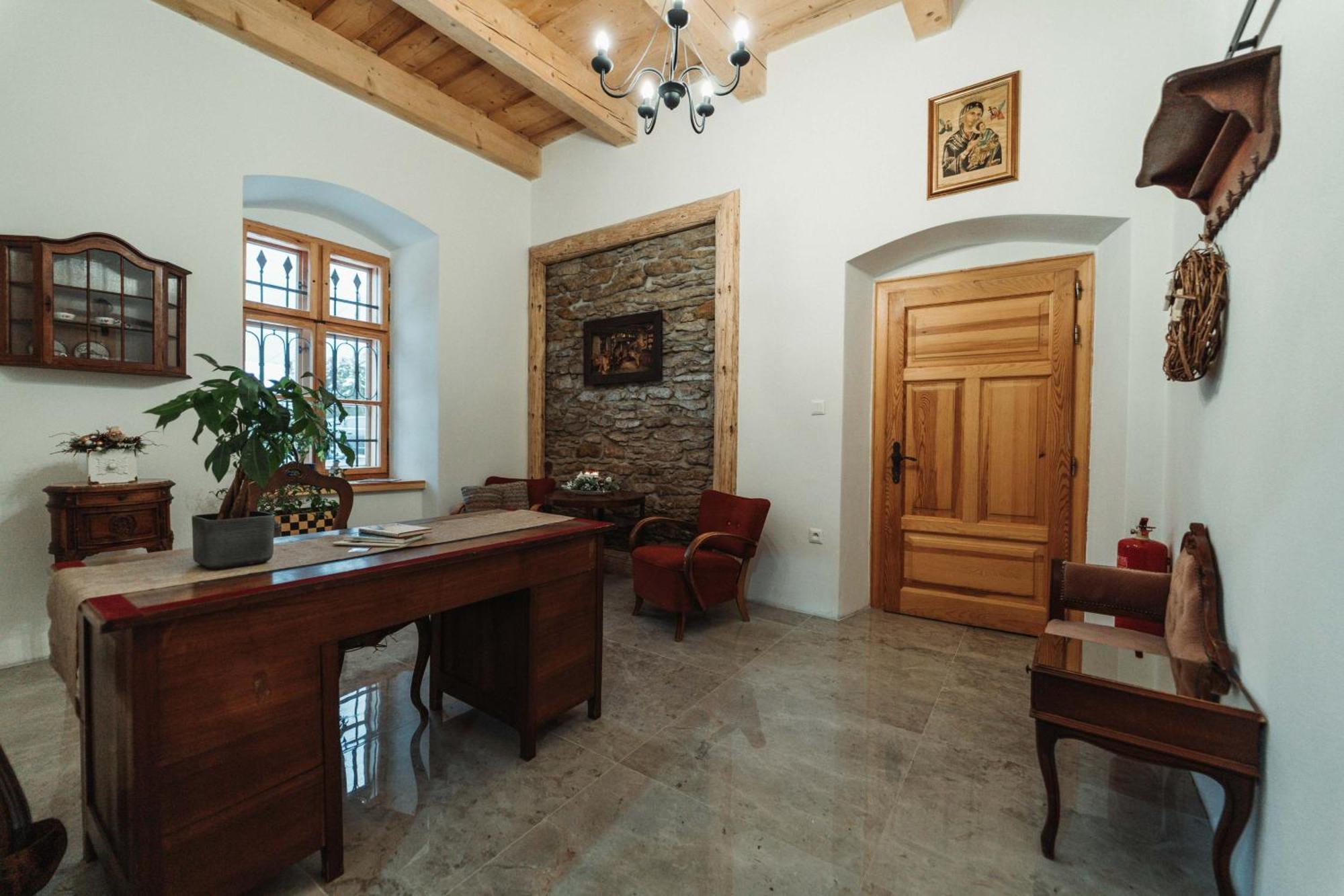 Cakyho Kuria - Mezonetovy Apartman S Krbom A Saunami Szepessümeg Kültér fotó